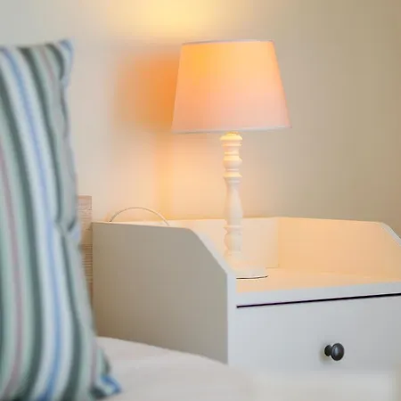 Comfy 4bdr In By Lovelystay פורטימאו