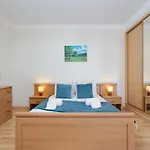 Appartement Comfy 4bdr In By Lovelystay *
