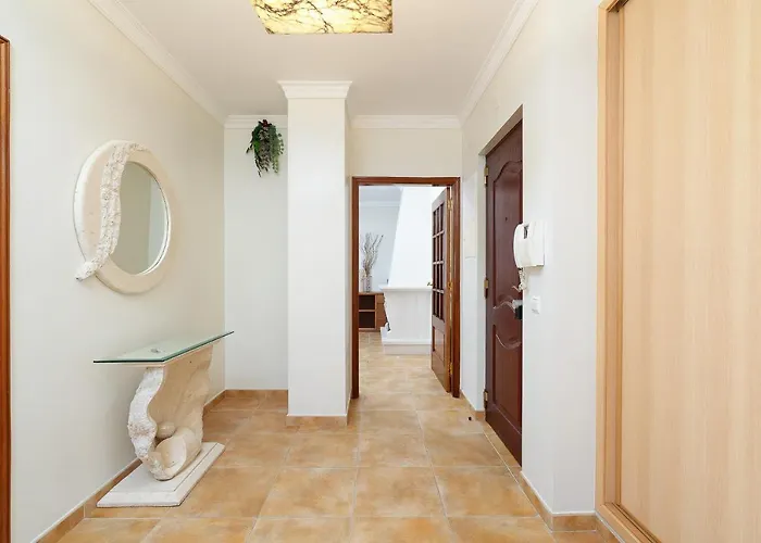 Comfy 4bdr In By Lovelystay Διαμέρισμα Portimão