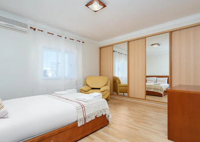 Comfy 4bdr In By Lovelystay Διαμέρισμα Portimão