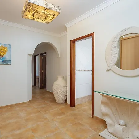 Comfy 4bdr In By Lovelystay Apartment *