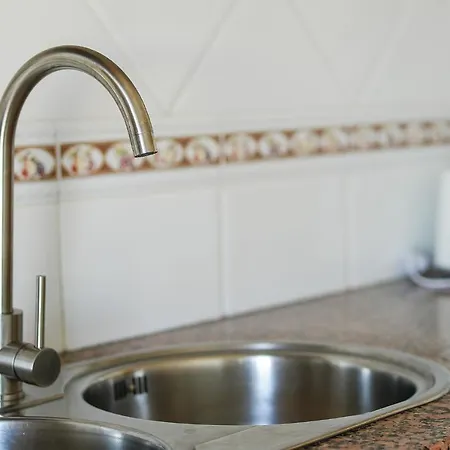 Apartment Comfy 4bdr In By Lovelystay