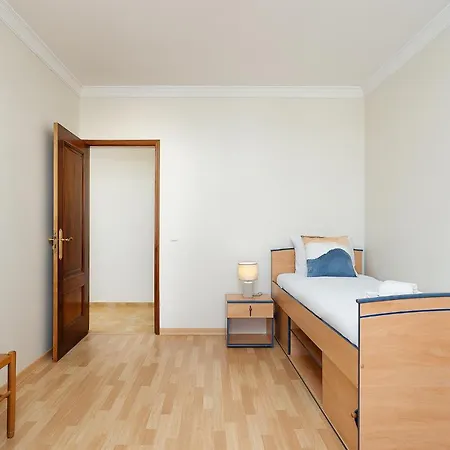 Comfy 4bdr In By Lovelystay Apartment