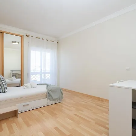 Apartment Comfy 4bdr In By Lovelystay Portimão